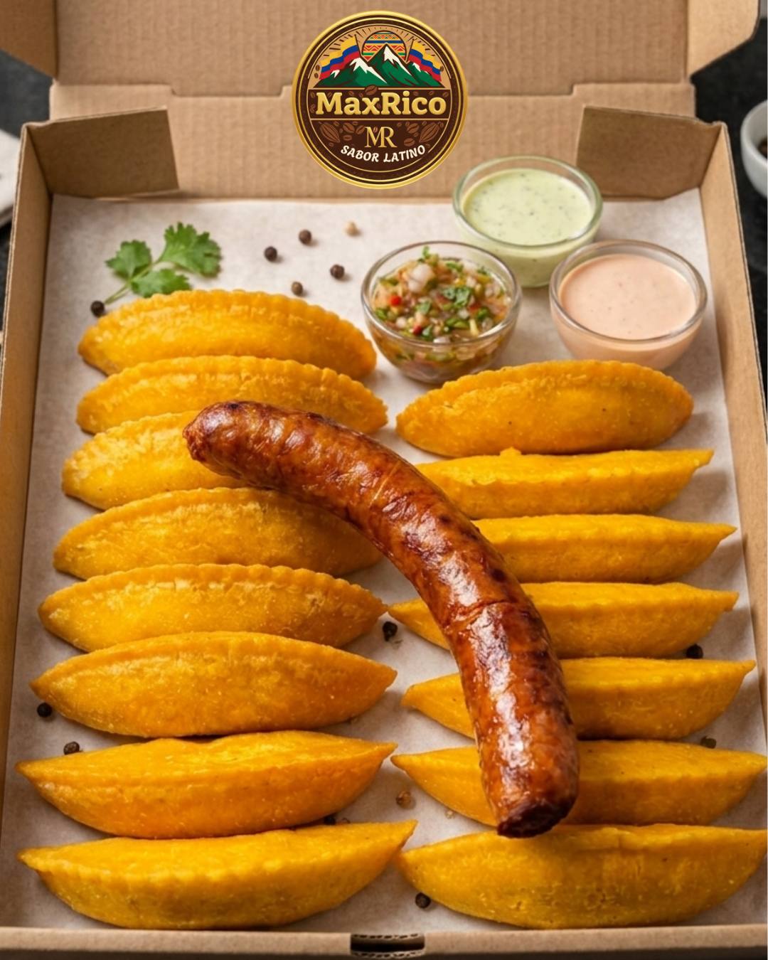 Combo #6: +15 empanadas grandes, chorizo XL y salsas